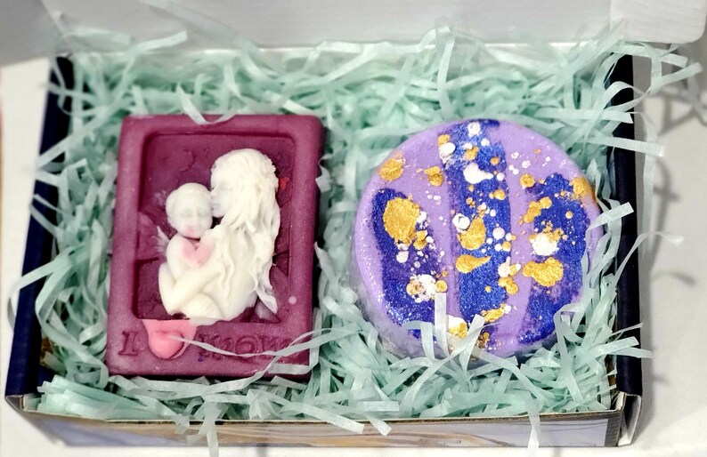 Mothers Day Gift Box | I Love MOM | Custom Message Mom loved Orchid