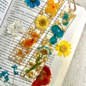 Handmade Resin Bookmark / Flower Resin Bookmarks / Dried Flower Bookmark / Custom Bookmarks / Epoxy Resin flower bookmarks Mother&#39;s Day Gift