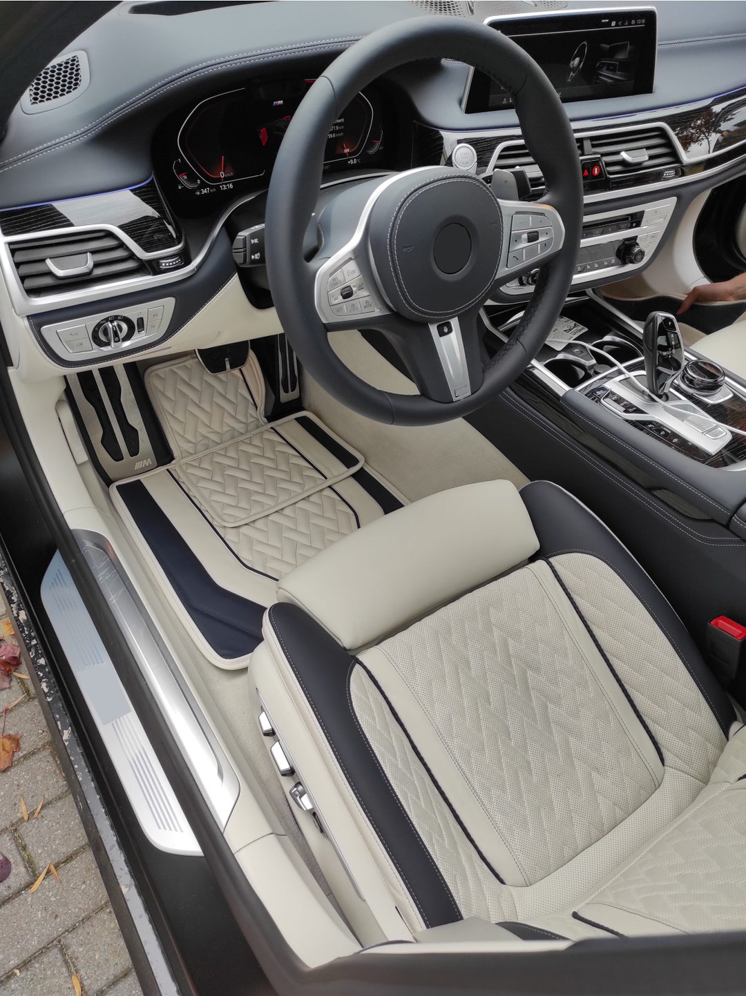 High-Quality Bmw 7 Series Floor Mats Wallpaper in 4K High-Quality Bmw 7 Series Floor Mats Wallpaper in 4K