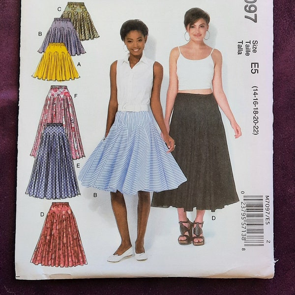 McCall's M7097 Size 14 to 22 skirt pattern factory folded