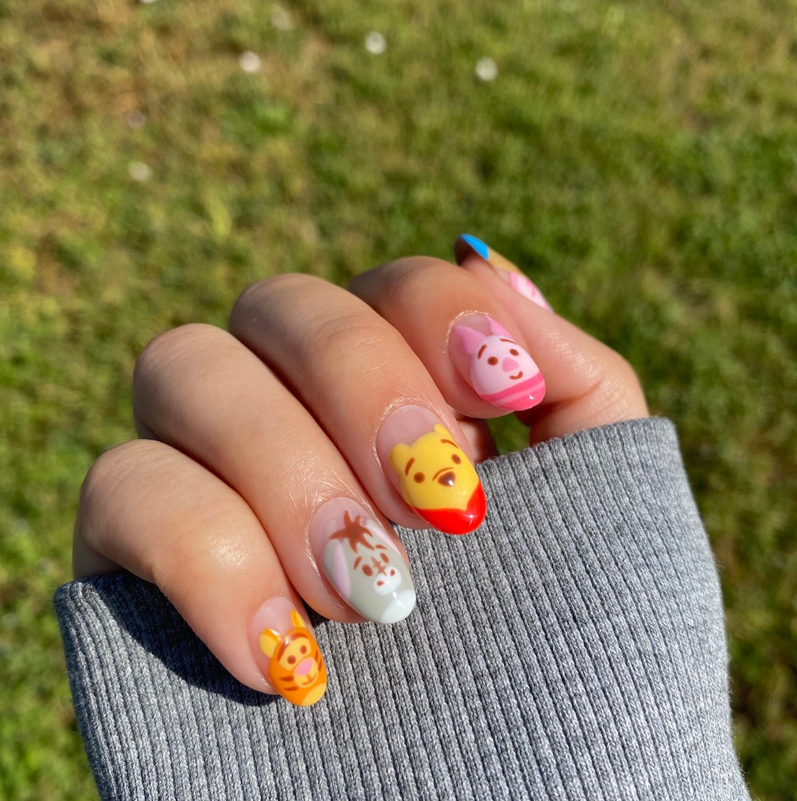 Winnie the Pooh squishmallow prensa en las uñas / Etsy