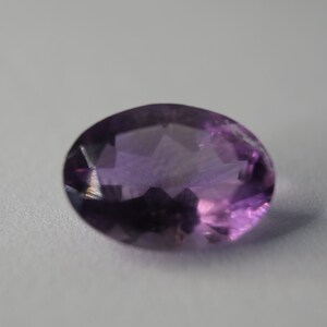 Améthyste Naturelle Du Brésil 17.92 Carats Ovale Taille