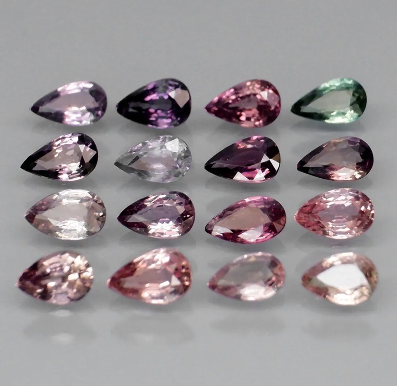 Saphir pourpre naturel de Tanzanie IF Ovale 0.21 Carat 4.3 x 2.5