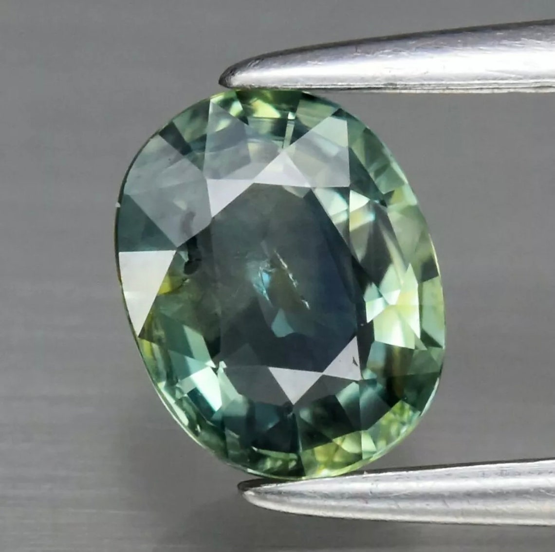 Saphir Bleu Naturel D'Australie - 4.7x4 Mm, 0.37 Ct, Traitement Diffusion Au Béryllium