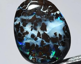 Superb Australian Boulder Opal 2.20 carats