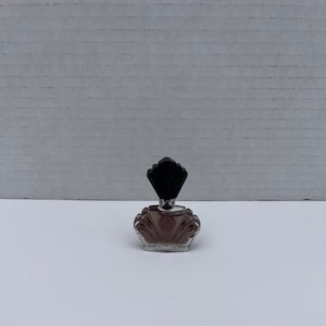 Vintage Miniature Passion Elizabeth Taylor Perfume. .12 FL OZ. A Nice Addition to Your Collection. A Nice Gift.