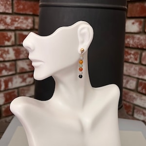 Vintage 14K Solid Gold with Jade Dangling Earrings. Has Beautiful Jade Stones.