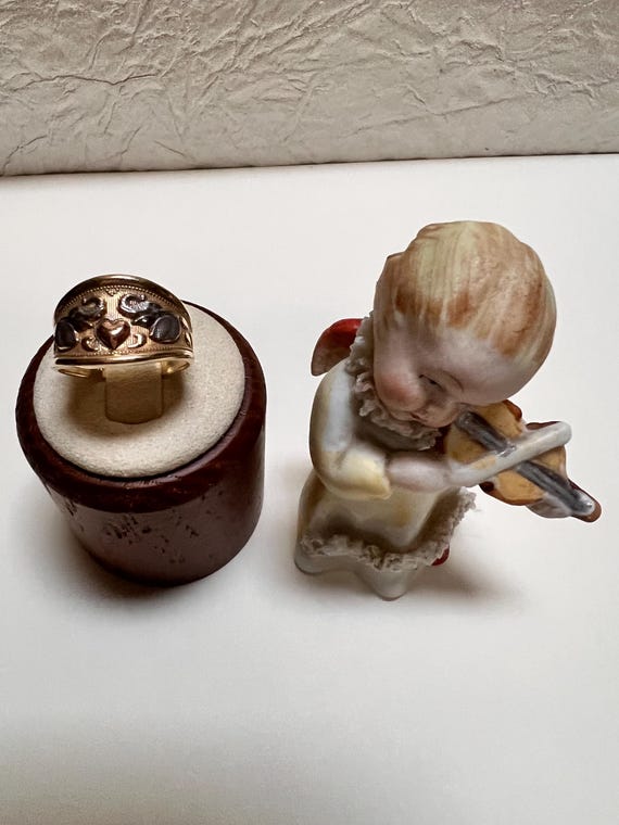 14K Solid Gold Ring. Has two beautiful elephant d… - image 20