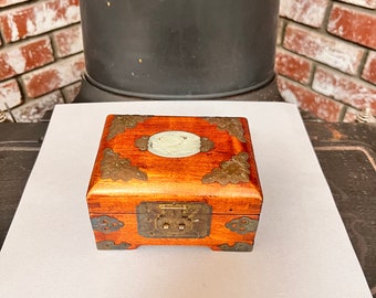 Vintage Asian Style Wood Jewelry Box.