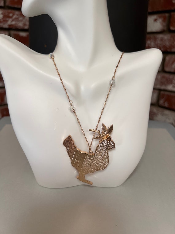 Vintage Chicken Necklace. Has a Beautiful Ornate … - image 4