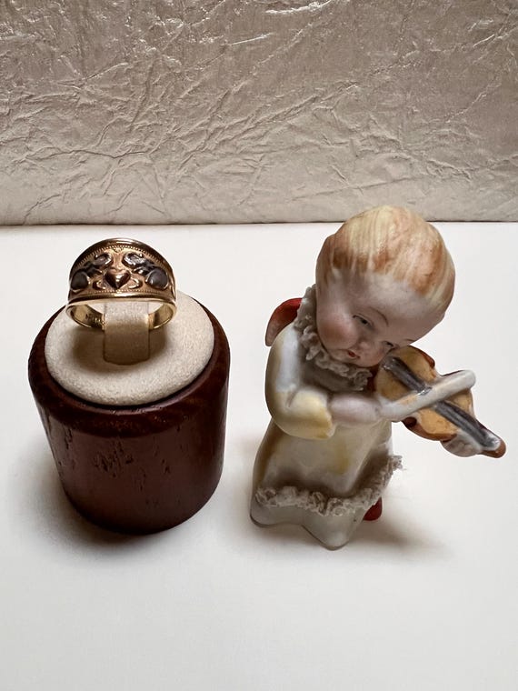 14K Solid Gold Ring. Has two beautiful elephant d… - image 19