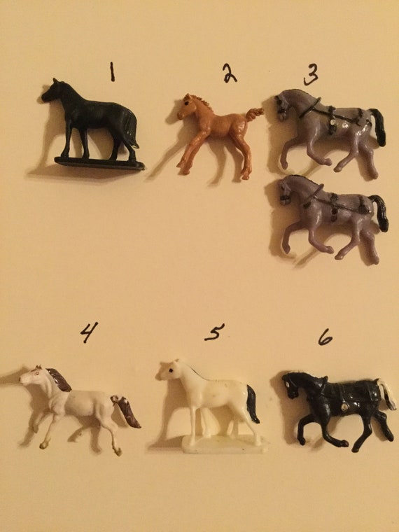 Plastic cheap horse figures