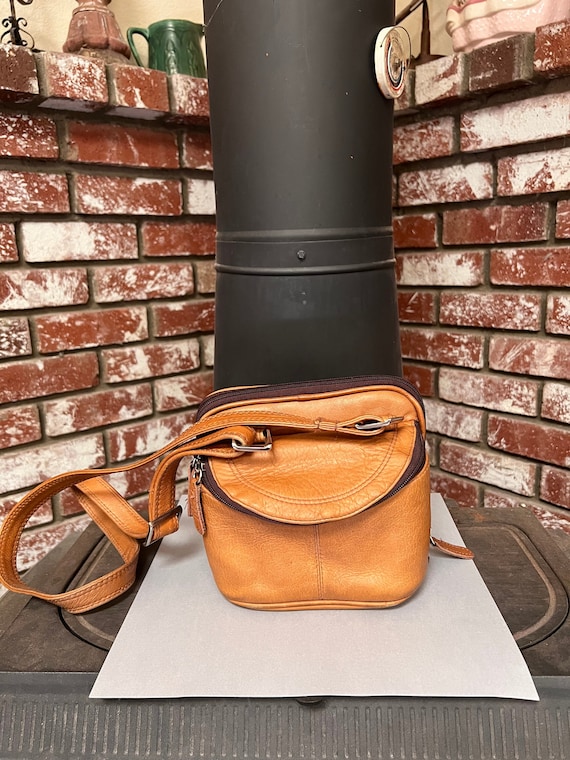 Vintage Leather Crossbody bag Handbag Shoulder Bag. Nice Style. Great Addition to Your Fun and Travels. Has Many Compartments. Etsy