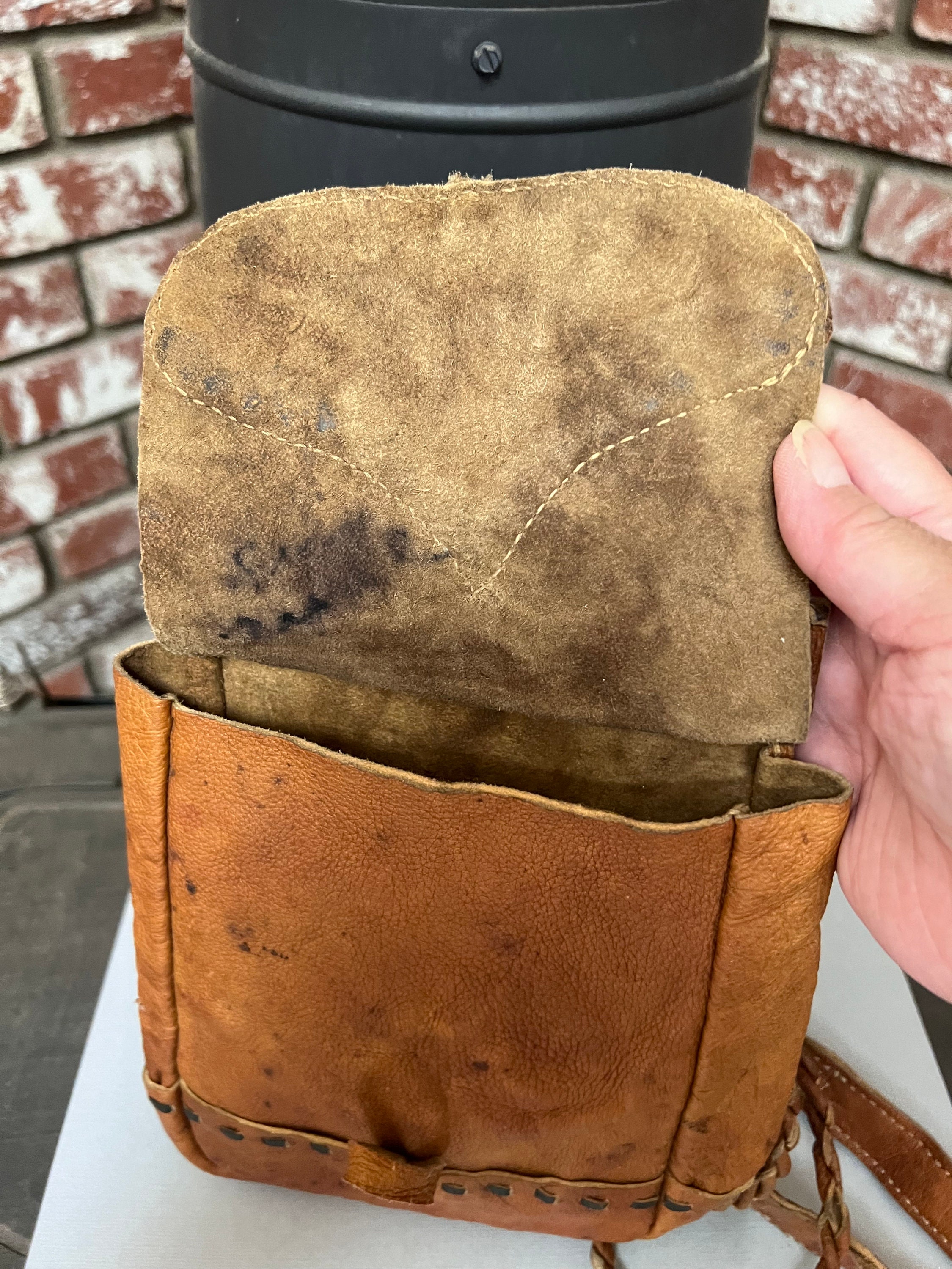 Vintage Leather Handbag/shoulder Bag/crossbody Bag. Has