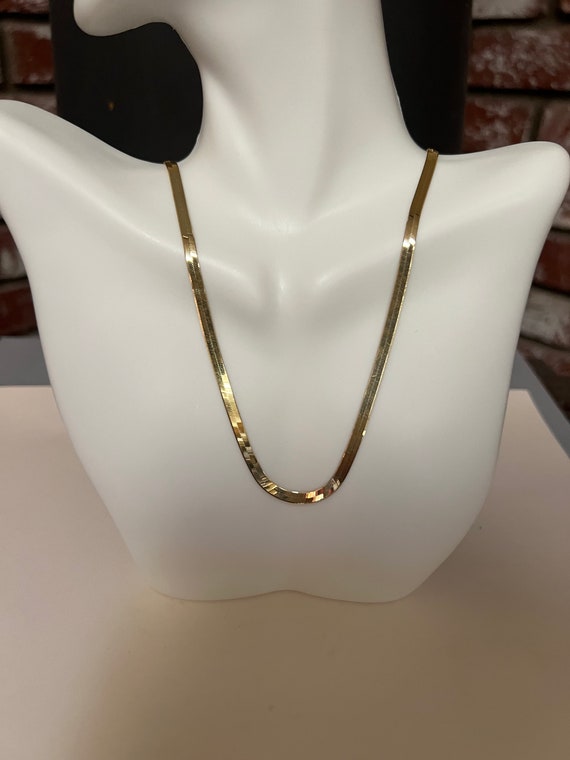 10K 763 Solid Gold Chain. Has a Nice Style and Design. Size 18
