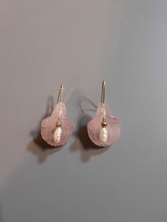 14K Solid Gold Flower Earrings. Has Beautiful Fre… - image 2