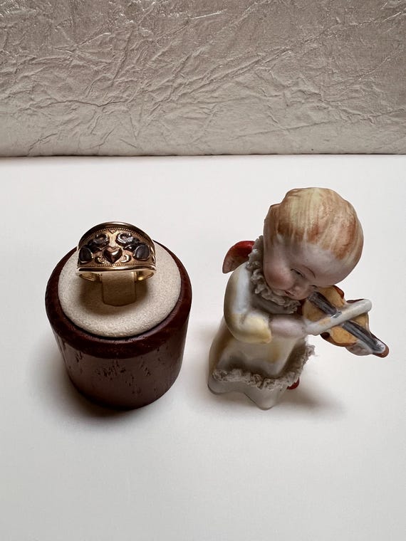 14K Solid Gold Ring. Has two beautiful elephant d… - image 11