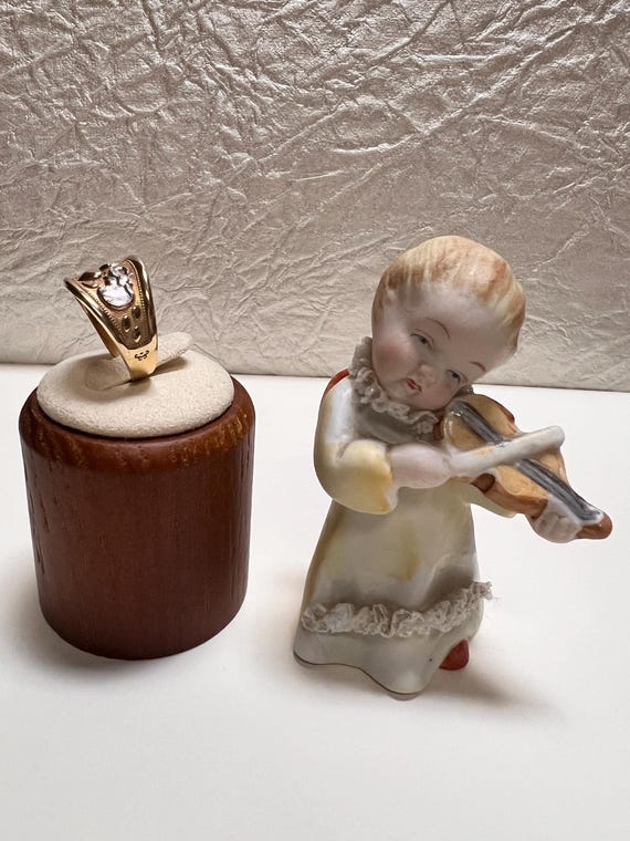 14K Solid Gold Ring. Has two beautiful elephant d… - image 14