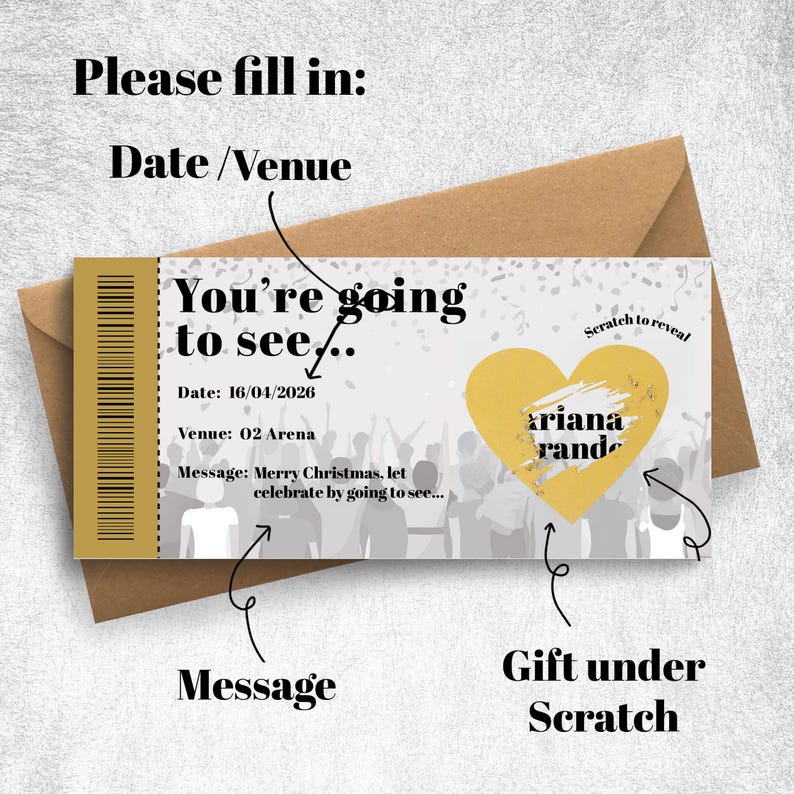 K&ouml;nnte beinhalten: Ein personalisiertes Konzertticket-Design in Gold und Wei&szlig;. Das Ticket enth&auml;lt den Text "You're going to see..." und "Ariana Grande". Das Ticket befindet sich auf einem braunen Umschlag mit dem Text "Please fill in: Date/Venue".