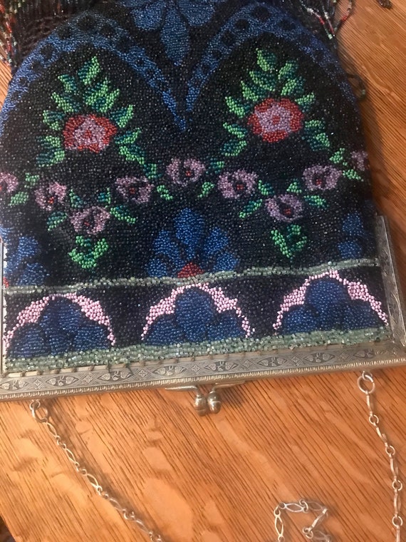 An amazing substantial vintage beaded purse with … - image 5