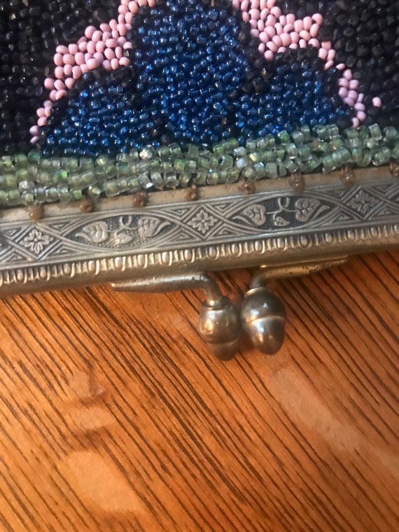 An amazing substantial vintage beaded purse with … - image 6