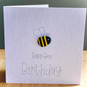 Biglietto di auguri di buon compleanno fatto a mano con scritta "Ape Pebble Art", bianco martellato, 5 x 5 pollici, realizzato su ordinazione