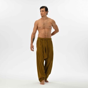 Men’s casual boho harem pants in brown, made from breathable cotton for comfort and style, ideal for casual outings or festivals.