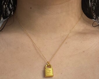 gucci lock necklace