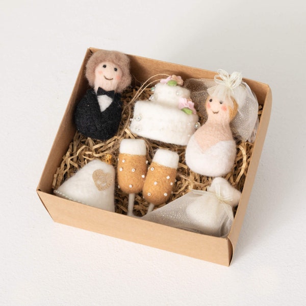 Bride and groom christmas ornament set