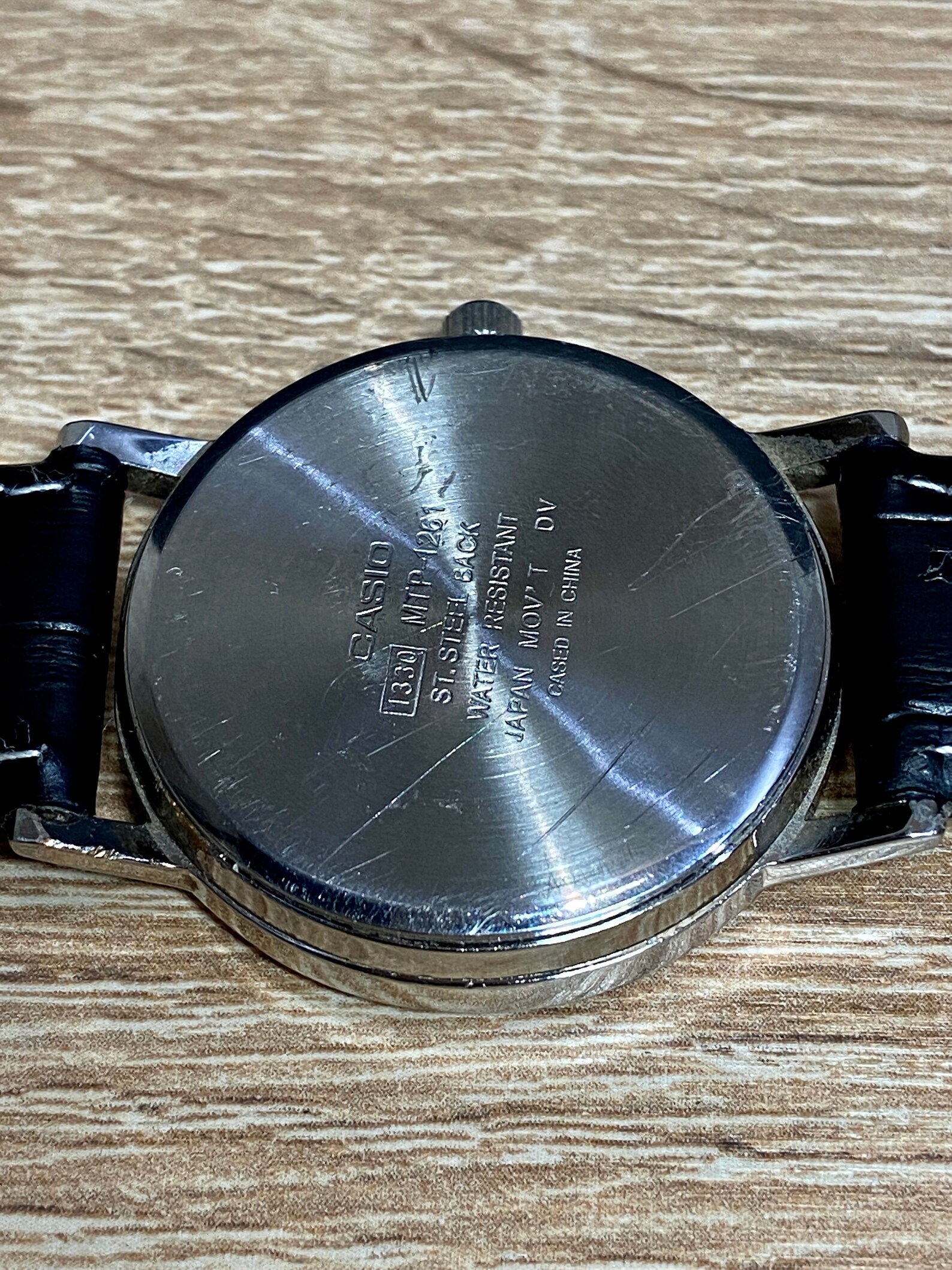 Vintage watch CASIO Quartz 1330 MTP-1261 Water Resist Japan | Etsy