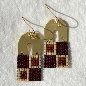 Handwoven Seed Bead Earrings – Quilt Square Pattern Earrings – Brass Horseshoe Charm