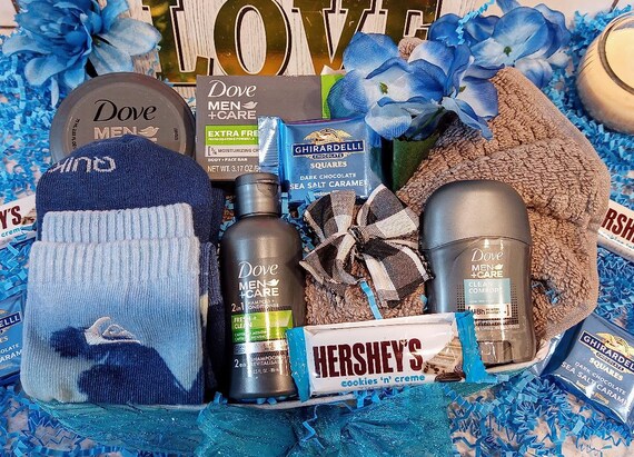 Men's Relaxing Dove Bath Body Face Spa Set Quiksilver Socks