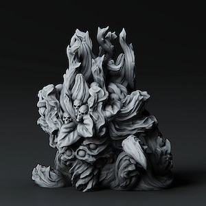 Peut inclure: Une sculpture détaillée en gris, imprimée en 3D, représentant une figure squelettique avec une tête de crâne et un corps composé de formes organiques tordues. La figure est entourée d'un nuage tourbillonnant et éthéré de fumée ou de brume.