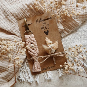 Geschenkkarte mit Makramee Schlüsselanhänger und Mini Trockenblumenstrauß || beste Hebamme Dankeskarte