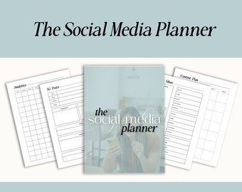 Peut inclure: Un planificateur de médias sociaux imprimable avec des sections pour les analyses, les publications Instagram, le plan de contenu et les idées. Le planificateur présente un fond bleu clair avec le texte "the social media planner" en noir.