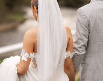 Emma Veil | Floating Pearl Studded Wedding Veil, Soft Light Ivory Off White Tulle