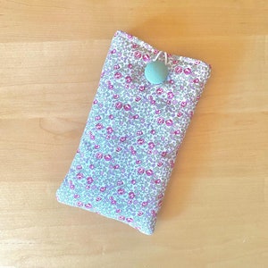 Etui téléphone lunettes tissu Liberty fait main housse pochette smartphone cadeau petite amie copine femme Saint Valentin anniversaire