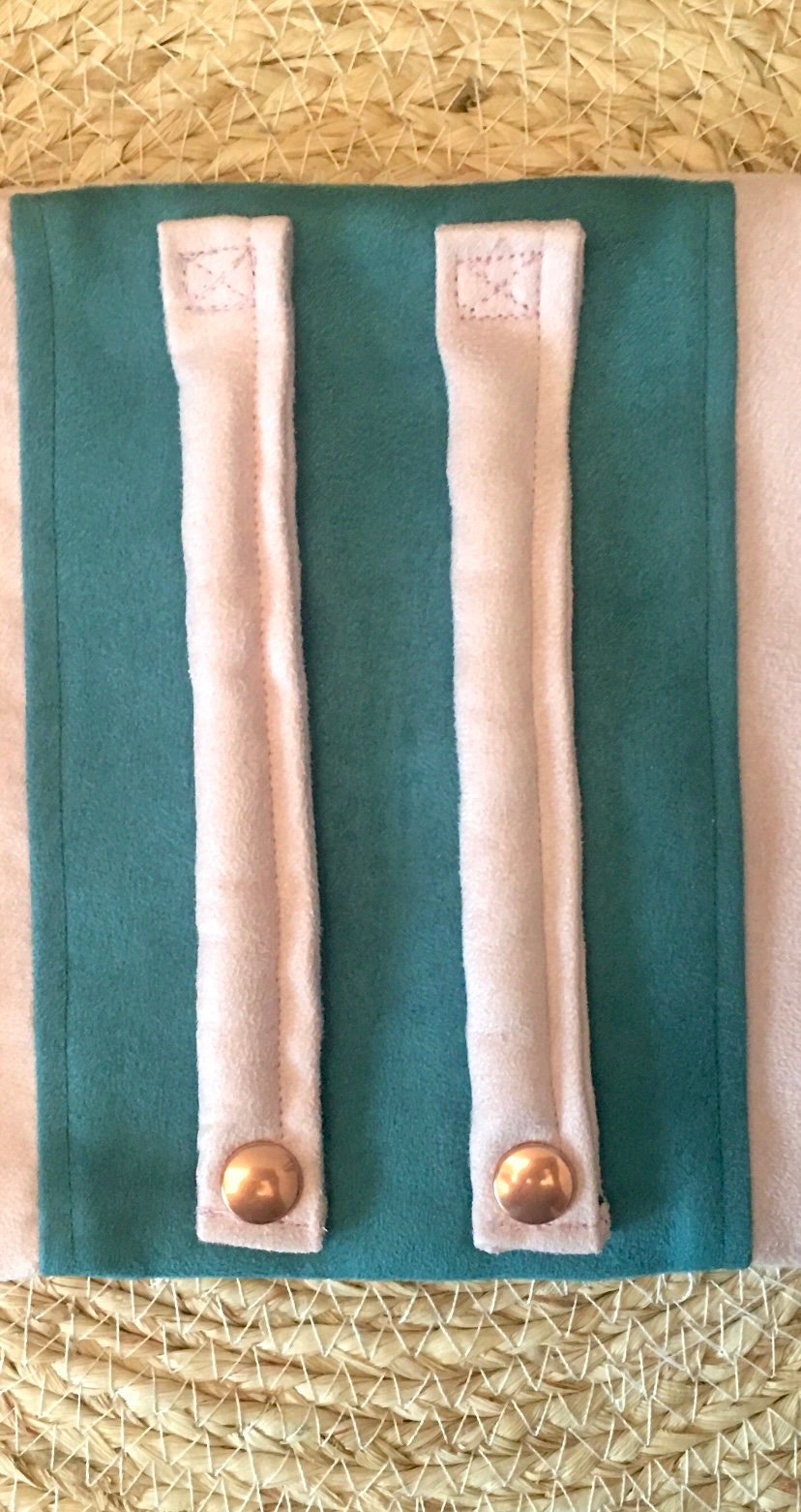 Pochette ?� bijoux de voyage rangement trousse nomade rouleau su?�dine simili daim cuir v?�gan 