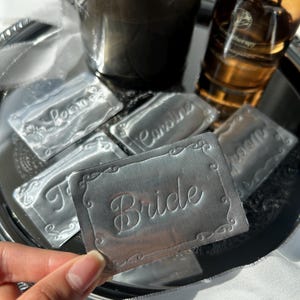 silver foil place cards. Wedding decor, wedding name cards. Handmade product, vintage decor. 5 silver place cards, with names and vintage frame