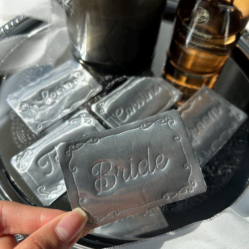 silver foil place cards. Wedding decor, wedding name cards. Handmade product, vintage decor. 5 silver place cards, with names and vintage frame