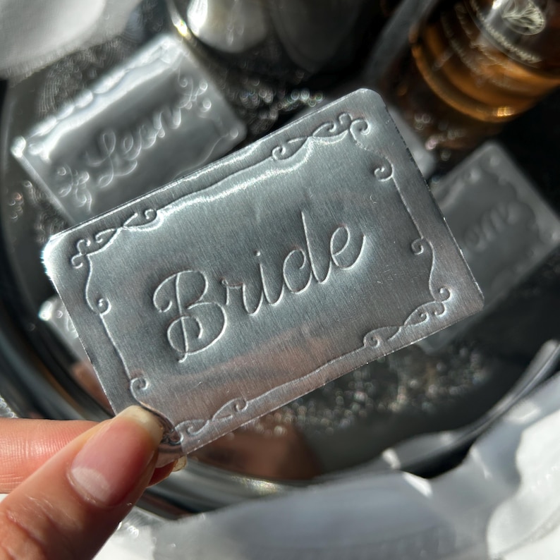 silver foil place cards. Wedding decor, wedding name cards. Handmade product, vintage decor. 5 silver place cards, with names and vintage frame