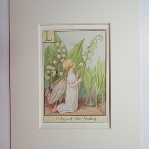 Alphabet Flower Fairies/Fairy: L for LILY-of-the-VALLEY FAIRY Vintage Print 1930's/40's por Cicely Mary Barker. Montado