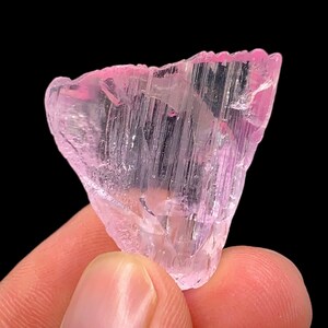 Mountain Shape Natural Pink Kunzite Crystal, Healing Crystal, Raw Kunzite, Crystal From Afghanistan -  10.39 Gram.    30*29*9 mm