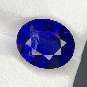 Royal Blue Sri Lanka Sapphire: 4.16 Carat Oval Cut Gemstone