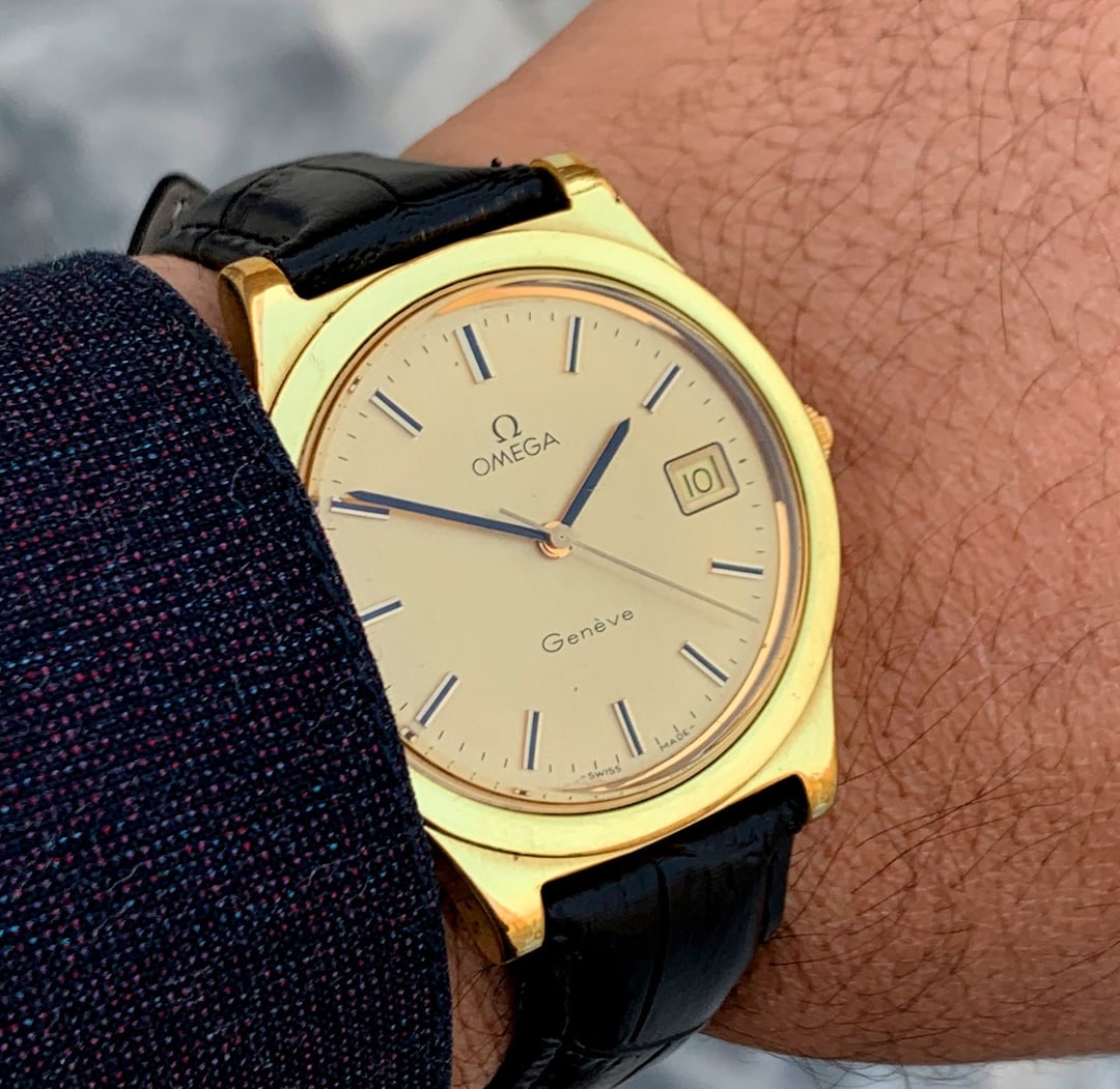 Genève Orologio Da Polso Inglese Vendesi Universal Genève Gilt