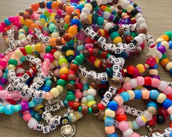 Animal Crossing inspirierte Kandi Armbänder