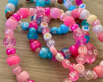 Barbie inspirierte Kandi Armbänder