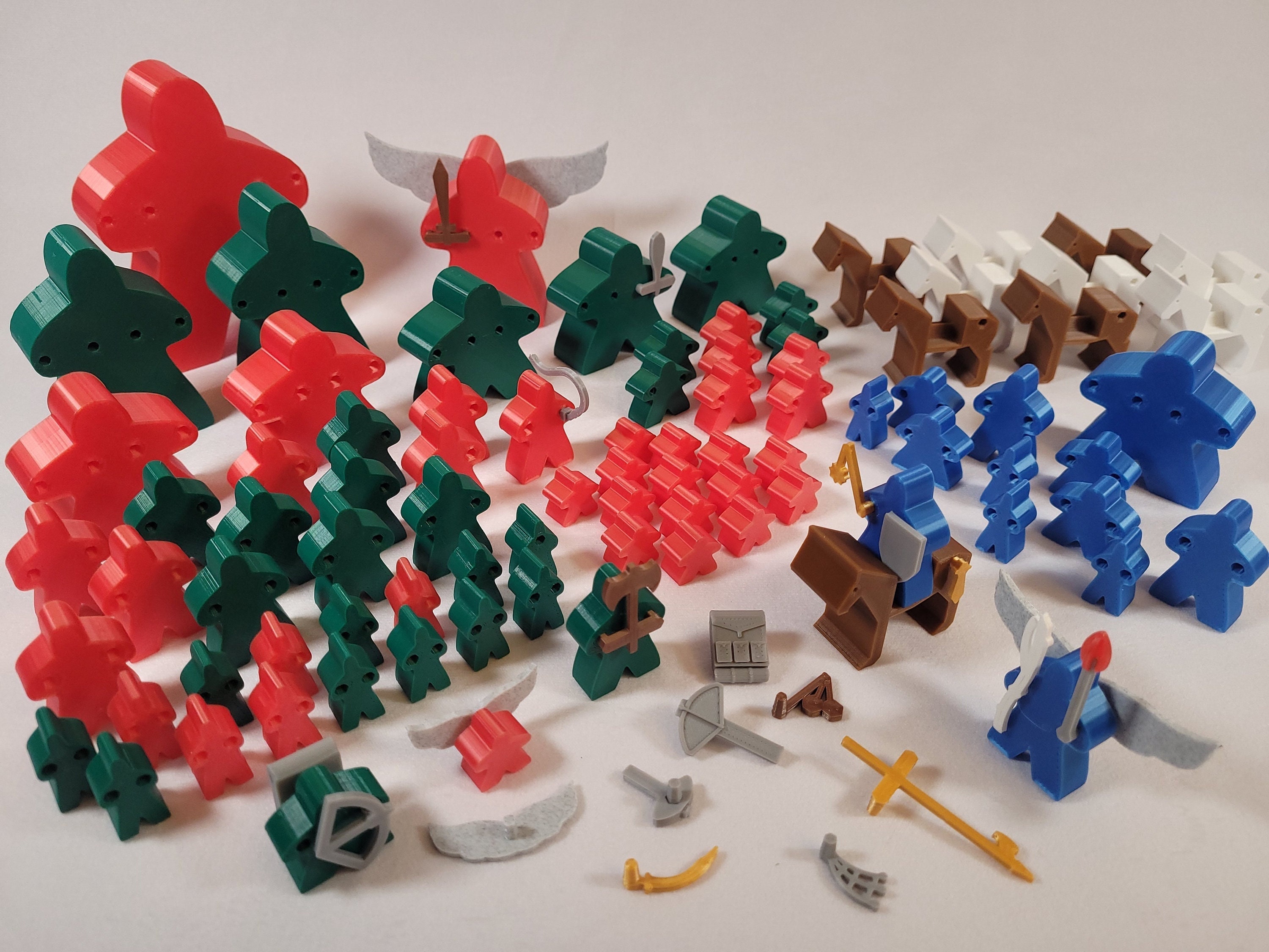 Meeples of Might: 30 Colorful, 16mm Minis for D&D Tabletop RPGs – Fantasy  Heroes and Townsfolk - Wooden Meeple DND Miniatures and Accessories - Pawns  and Game Bulk Gift Pack 