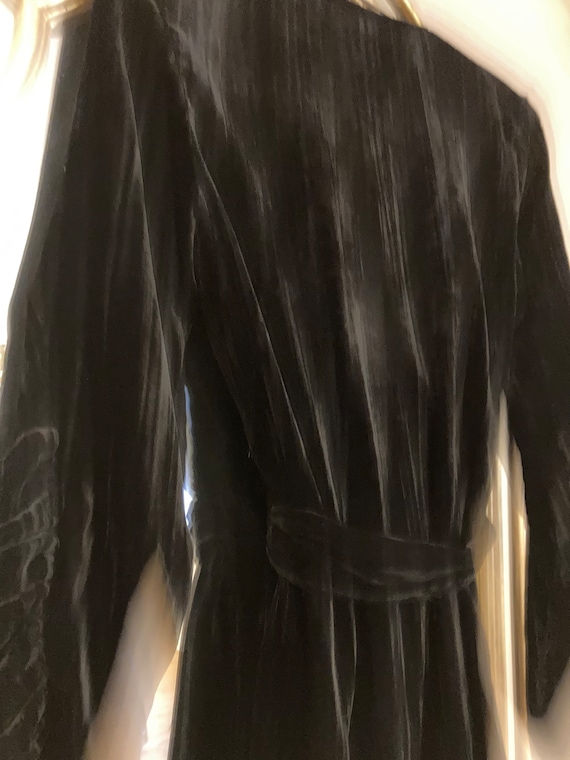 Vintage Black Velvet Lounge Jacket - image 5