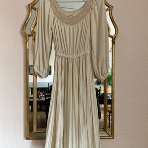 Vintage White/Cream Dreamy Dress